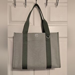 Lululemon Two-Tone Canvas Tote 10L Grey Eucalyptus/Light Ivory